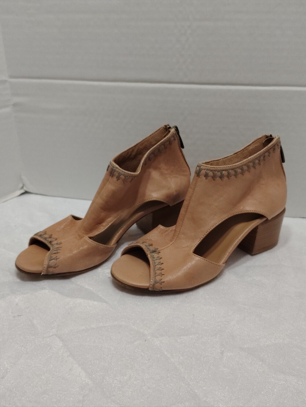 Sundance Peep-toe, Women # 5.5 US Block-heel Booties